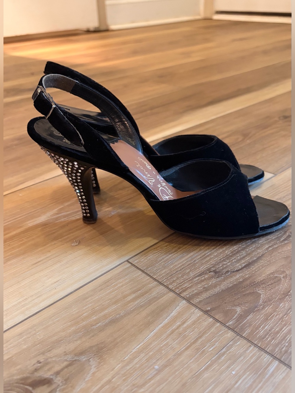 Vintage De Vinci New York Paris Black Velvet Rhinestone Heel Slingback Shoes